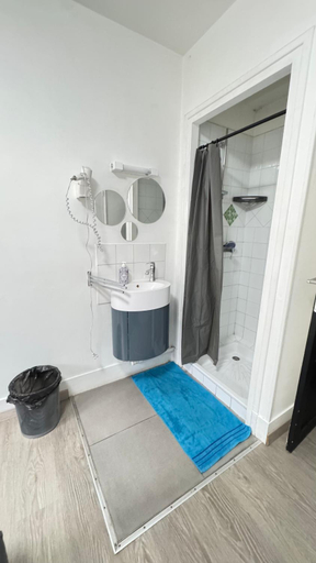 Others 2, Chambre 1, Oise