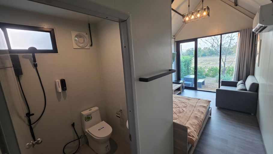 Bathroom, Infield view na, Muang Nakhon Nayok