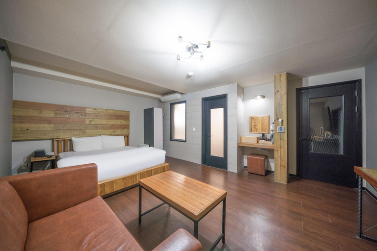 Bedroom 4, Kyungsan OK (OK), Dong