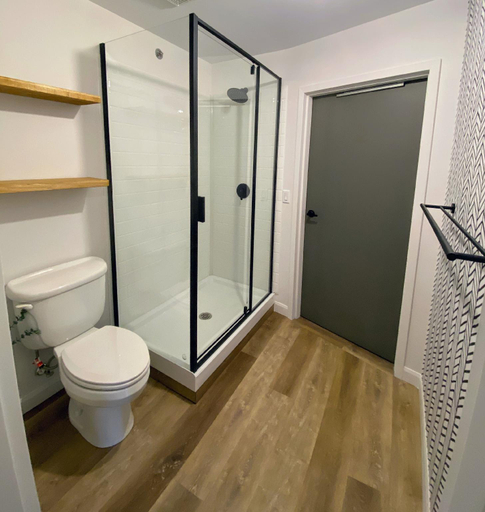 Bathroom, La Belle Excuse, La Côte-de-Beaupré