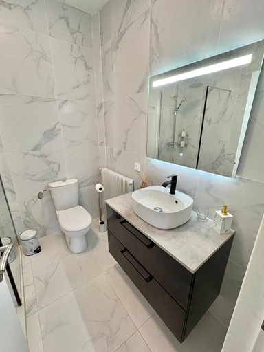 Bathroom 3, Domaine du cheval d’argent, Haute-Garonne