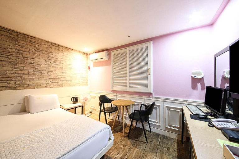 Bedroom 2, Daegu Duryu Athens, Buk