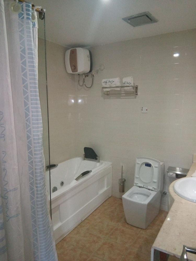 Bathroom, Adig Suites Enugu, Enugu North