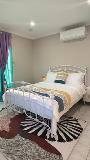 Bedroom 4, Sunny Ocean View Retreat, Joondalup