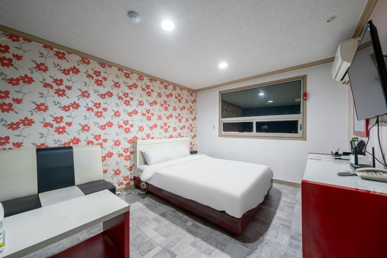 Bedroom 4, Taean Haebeach, Taean