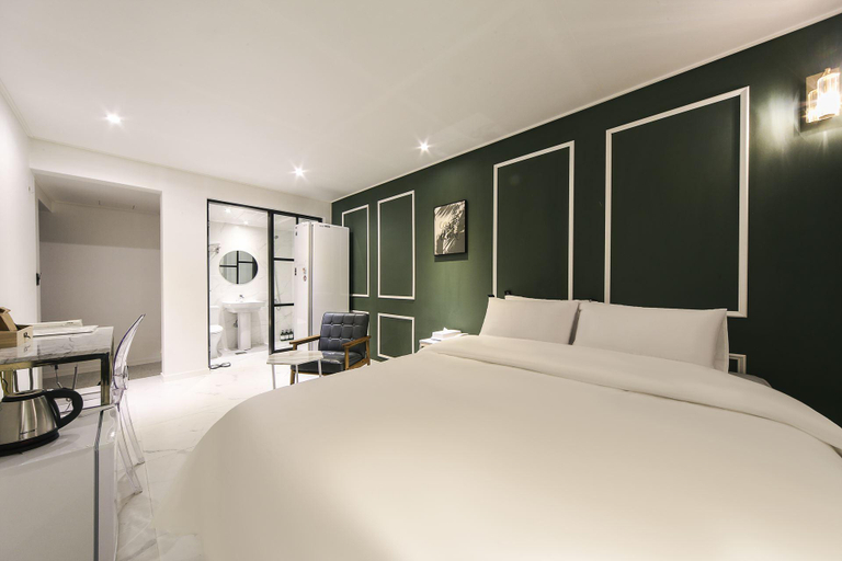 Bedroom 4, Gwangyang Hotel Urban, Gwangyang