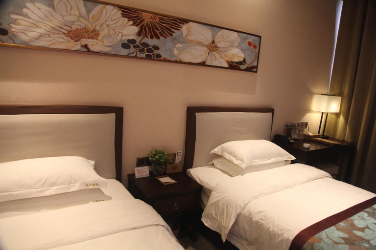 Bedroom 2, Dunhuang Hanhua International Hotel, Jiuquan