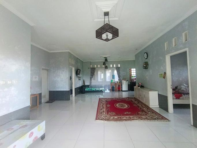 Others 4, Villa Omega, Bogor