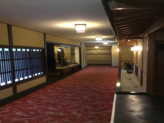 Others 3, Hotel Wako, Toba