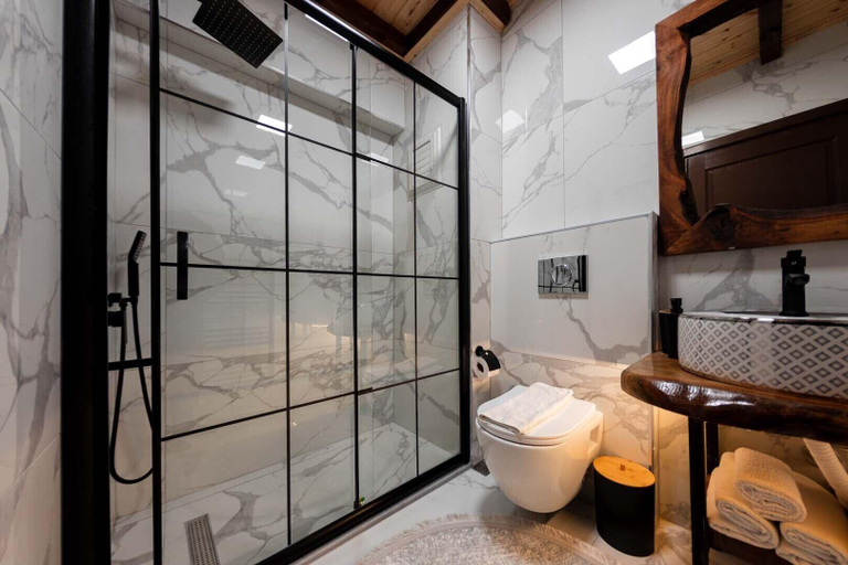 Bathroom 3, Abant Zumrut Dag Evi, Merkez