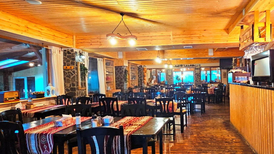 Dining 4, Casa Magica, Busteni