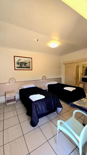 Bedroom 2, Royal Motel Rockhampton, Rockhampton