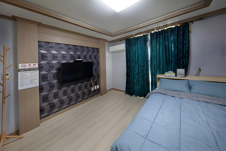 Bedroom 2, Donghae Chuam Pension, Donghae