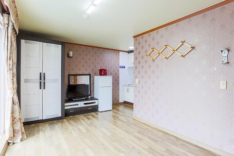 Others 4, Muju Noble Pension, Muju