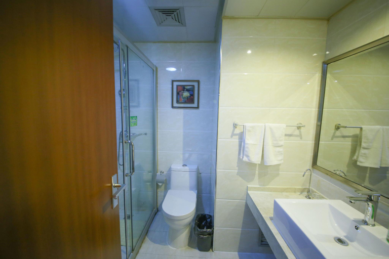 Bathroom 3, Tianrun Business Hotel, Baiyin