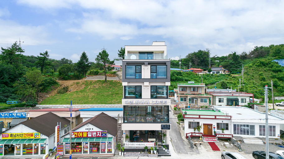 Exterior & Views, Sokcho Badada Spa Pension, Sokcho