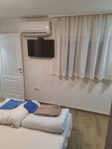 Bedroom 4, Dream 3, Belgrade