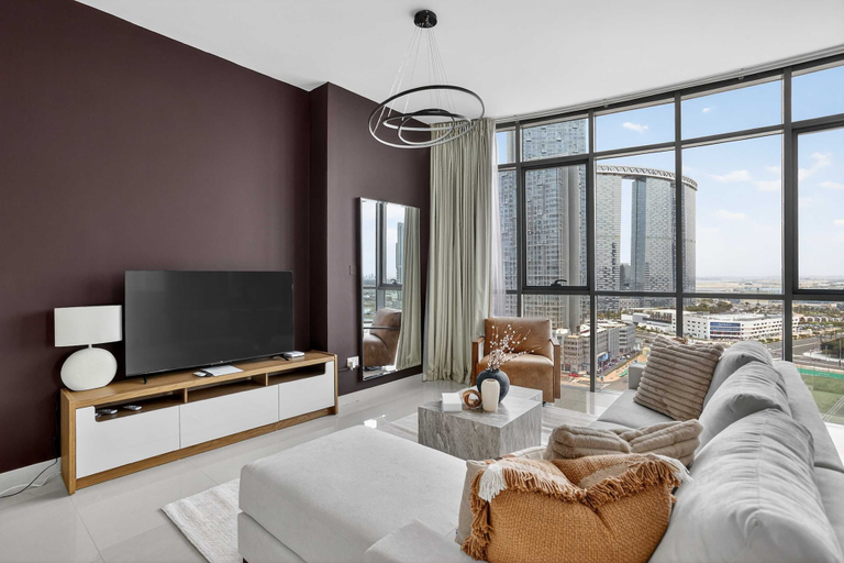 Room 5, Silkhaus Modern 2bdr Flat in Julphar Tower, Abu Dhabi City