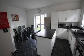 Others 5, Holiday Home With Hot Tub & Sauna, Bournemouth