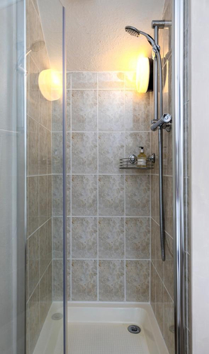 Bathroom 4, 2 Cambridge Villas B & B, Cumbria