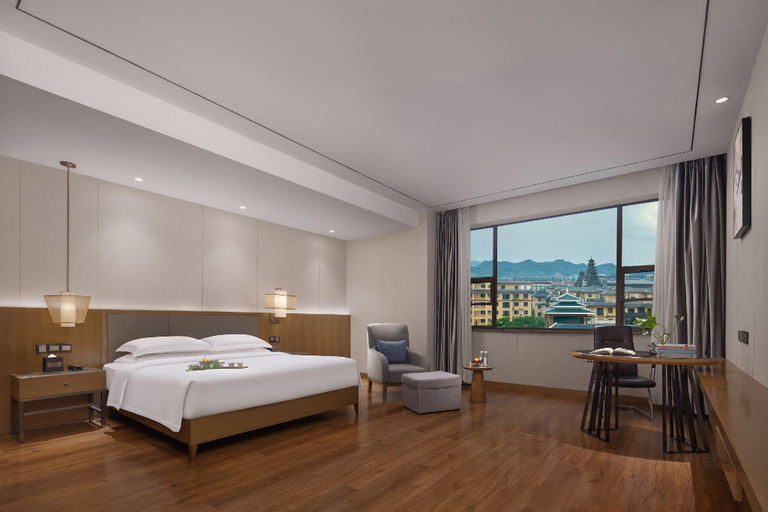 Bedroom 3, Henong Minzu Hotel, Huaihua