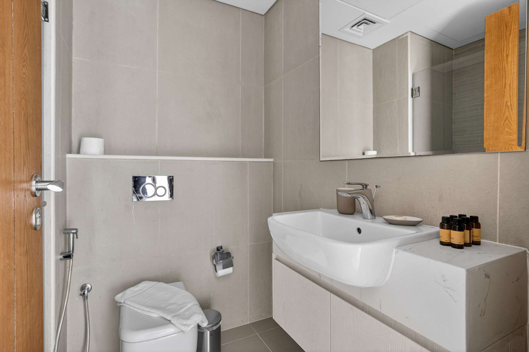 Room 4, Silkhaus Premium 2bdr in Julphar Near Reem Park, Abu Dhabi City
