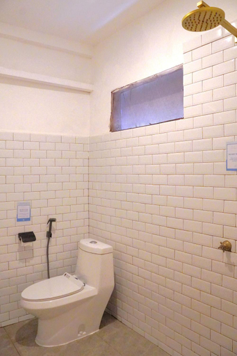 Bathroom, Ilham The Rooftop Guesthouse, Lombok