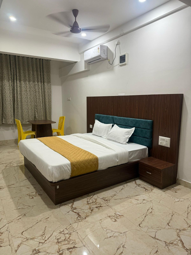 Room 5, Hotel Skyline Natekal, Dakshina Kannada