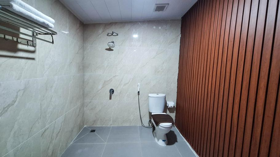 Bathroom 4, Sapadia Villa Lumban Silintong, Toba