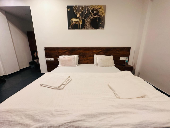 Room 5, Casa Mounterria, Raigarh