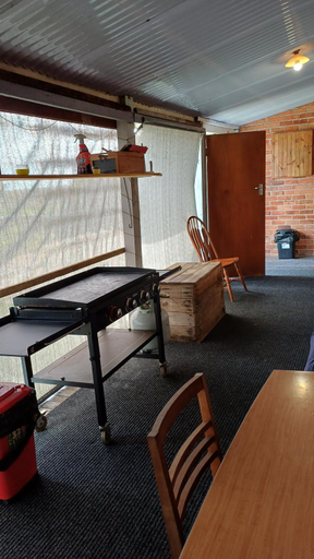 Food & Drinks, Warradale Lodge and Mini Golf, Manjimup