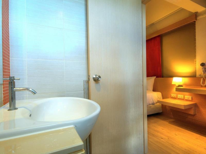 Bathroom 4, BS Premier Airport Hotel, Lat Krabang