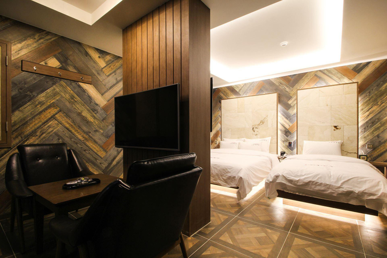 Bedroom 2, Ulsan Samsan YTT, Jung