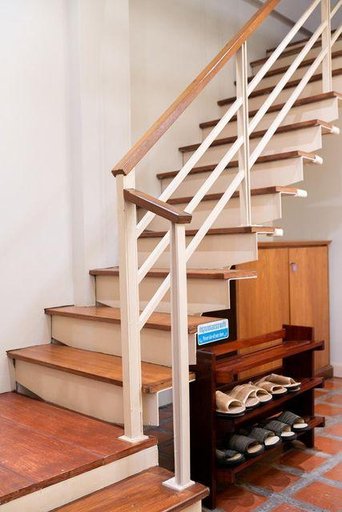 Others 3, Pillow Pillow House Sukhumvit-Rama4, Khlong Toey