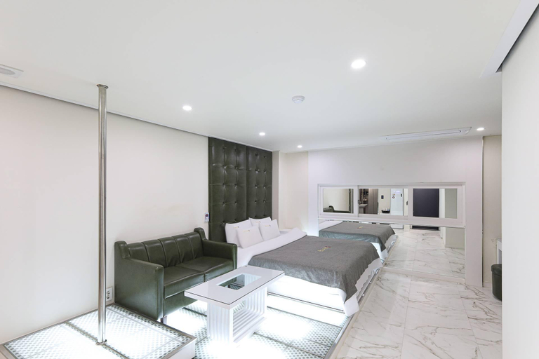 Bedroom 2, Gongju S Motel, Gongju