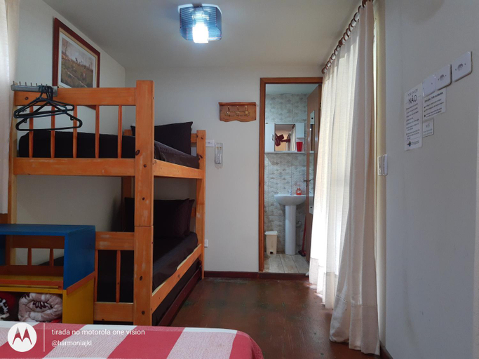 Bedroom 2, Harmonia JKL suite container vermelha, Ubatuba