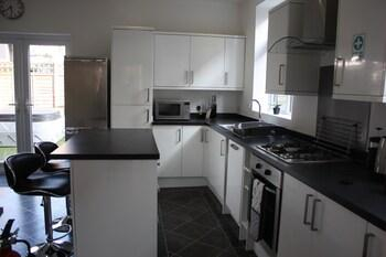 Others 3, Holiday Home With Hot Tub & Sauna, Bournemouth