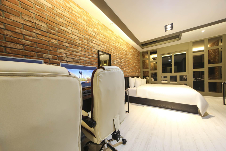 Bedroom 3, Yeongcheon D-Day Hotel, Yeongcheon