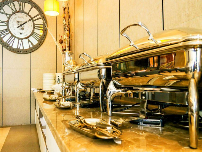 Food & Drinks, Homeinn Plus Hotel (Dalian Economic and Technological Development Zone Jinma Road), Dalian