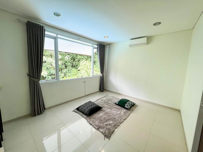 Bedroom 1, Villa Amethyst Dago Pakar M-18 4Br with Private Hot Pool (Family Only), Bandung