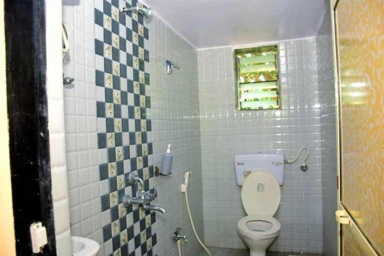 Bathroom 3, Comfort Hotel CDG Airport, Seine-et-Marne