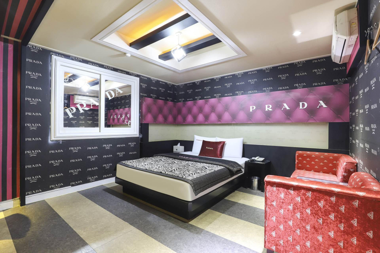Bedroom 3, Pohang Mundeok Elly, Pohang