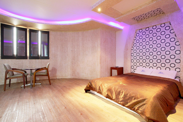 Bedroom, Pocheon (Ildong) Sheel, Pocheon