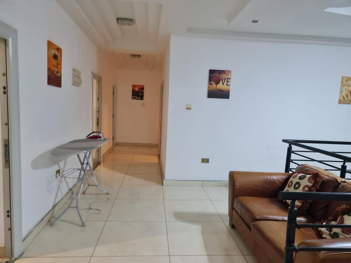Others 4, King George Lodge, Tema