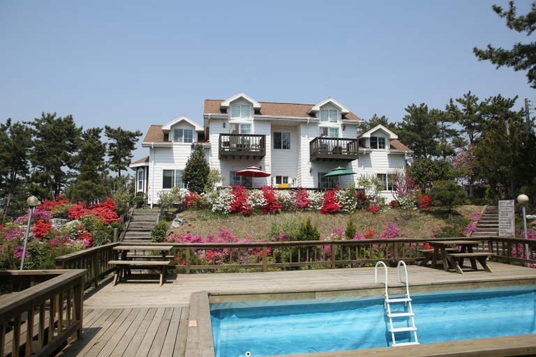 Others 3, Taean Blueberry Pension, Taean