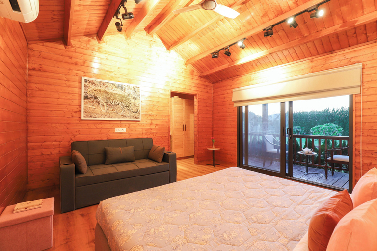 Room 4, ELIVAAS Riveira Hills - 3 BHK Cottage, Alwar