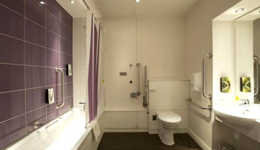 Bathroom 5, Coventry East (M6,Jct2), Warwickshire
