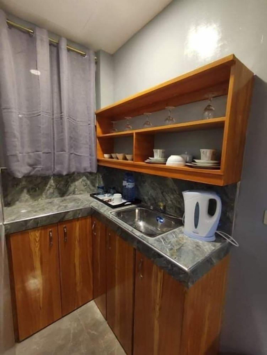 Others 4, Dave's Suite, Sipocot