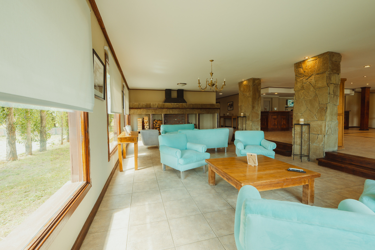 Public Area 2, Sent Calafate, Lago Argentino