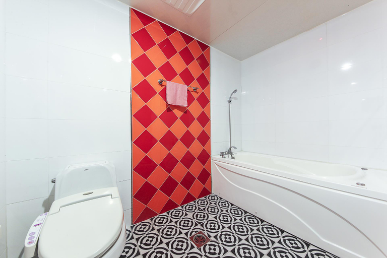 Bathroom 2, Busan Songdo Sky, Saha